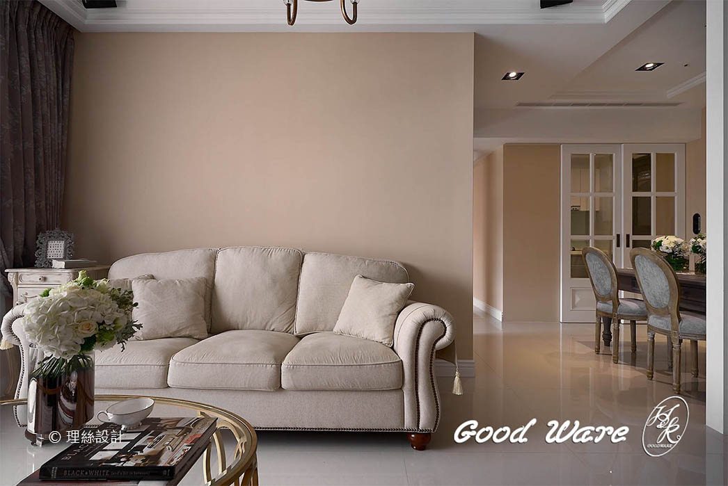 modern moulding style