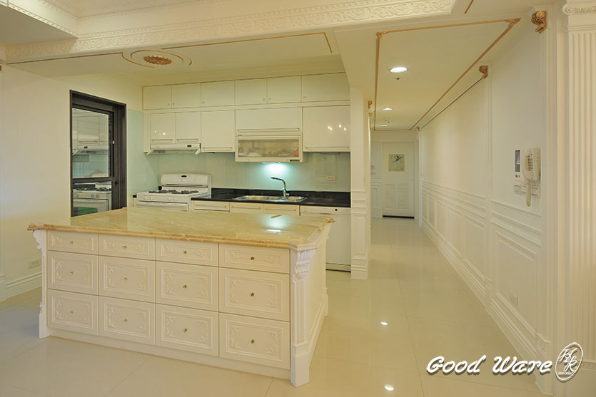 Kitchen Cabinet Molding and Trim Ideas