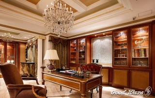 What is the Crown Molding on Ceiling