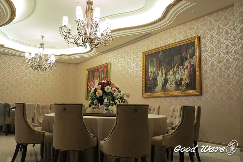 Easy to install crown molding