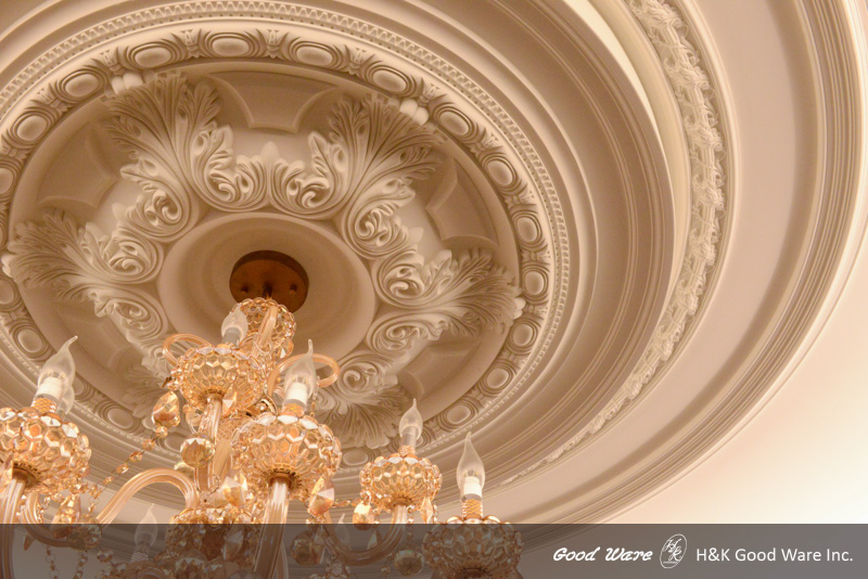 Crown molding for indirect lighting